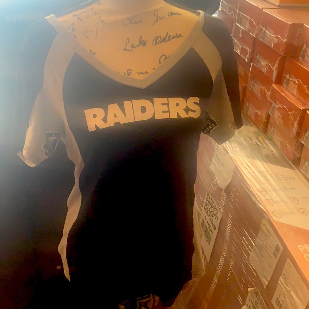 Oakland raider shirt